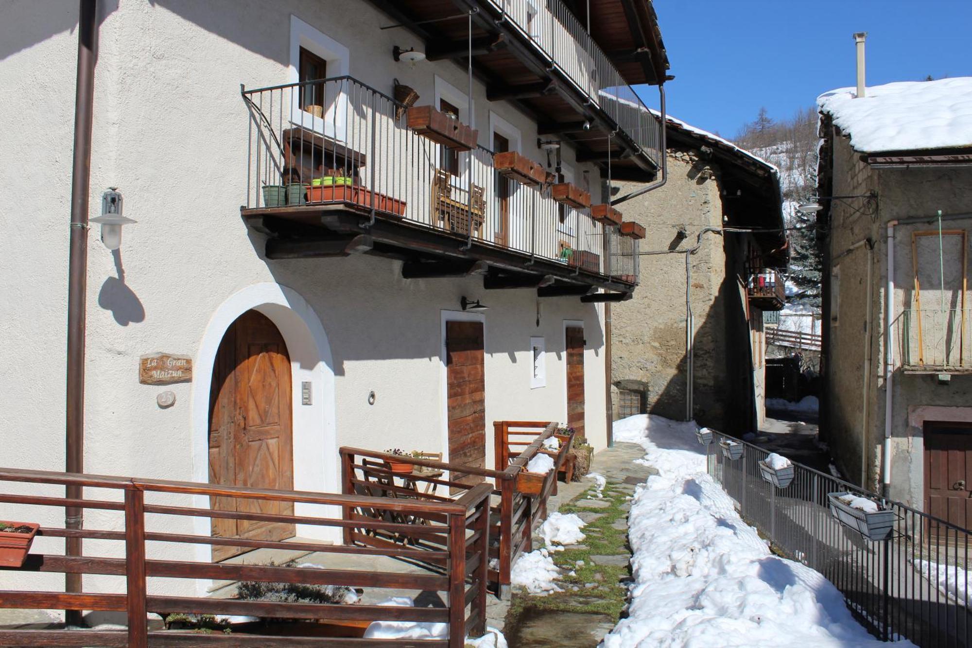 San Marco Lodge Apt Mountain Retreat - Happy Rentals Oulx Exterior photo